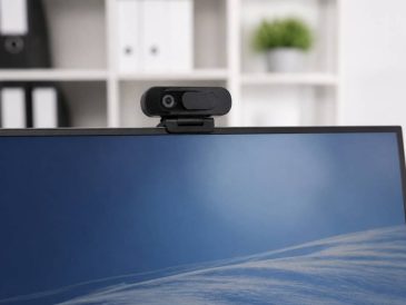 Cache webcam publicitaire pour renforcer la sécurité et votre visibilité