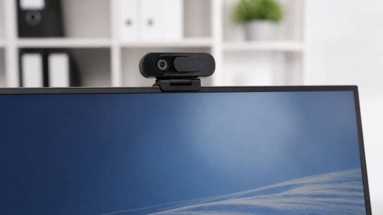 Cache webcam publicitaire pour renforcer la sécurité et votre visibilité