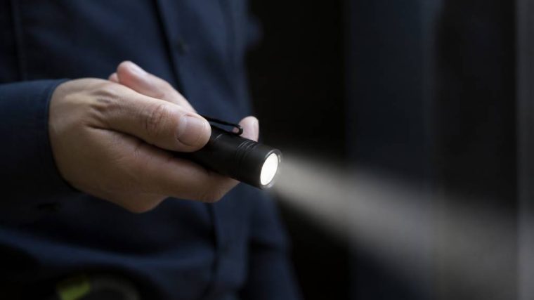 Lampe de poche publicitaire : un objet promotionnel pratique et visible