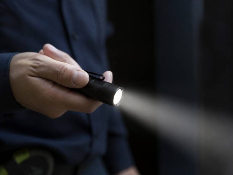 Lampe de poche publicitaire : un objet promotionnel pratique et visible