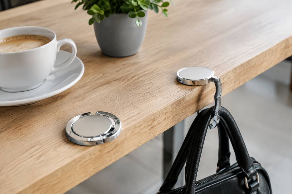 Accroche sac publicitaire : un objet promotionnel pratique pour valoriser votre marque