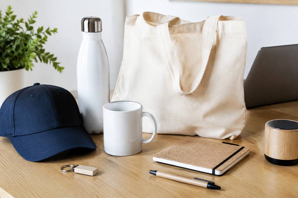 Idées cadeaux entreprise original : 15 goodies personnalisés avec logo pour marquer les esprits